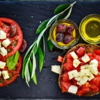 dakos-tomato-olives-olive-oil-branch-leaves-1441551-pxhere.com